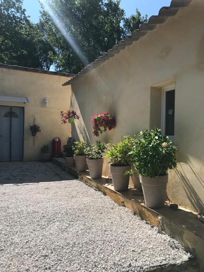 L'Escapade. Entre Aix Et Marseille, Studio Pleine Nature. Фюво Экстерьер фото